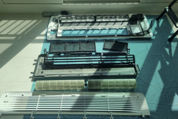 벽걸이 에어컨 완전 분해 후 부품 세척