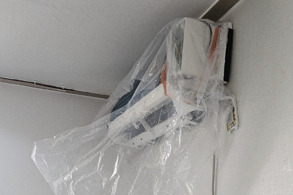 벽걸이 에어컨 비닐 커버 후 분해 세척 작업